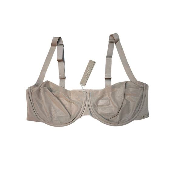 NWT Skims No Show Molded Unlined Balconette Bra CLAY 40D - Picture 1 of 6